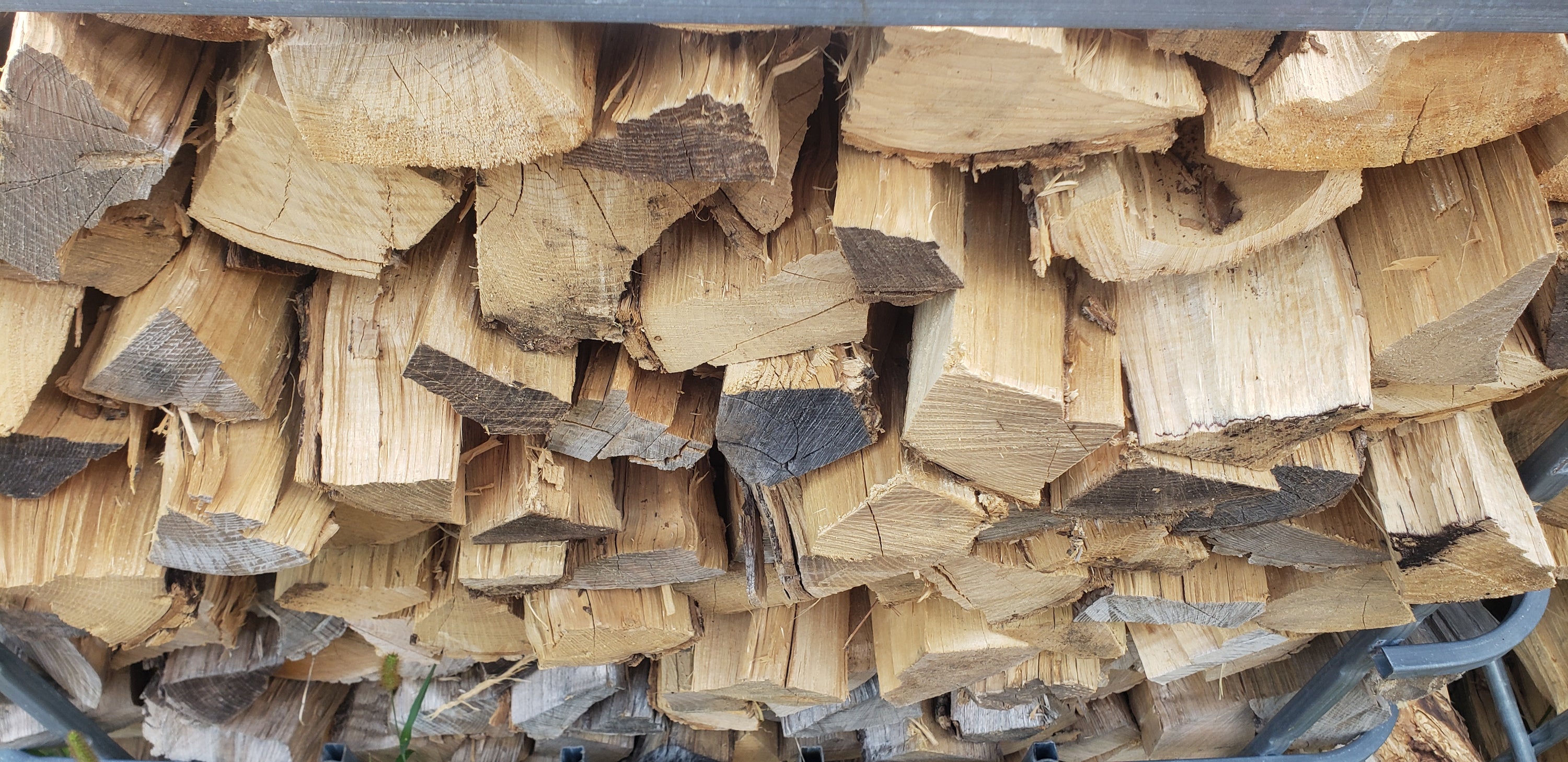 Front focus view of triple stack firewood crate